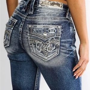 Rock Revival Bermuda Stretch Shorts Size 32 NWOT